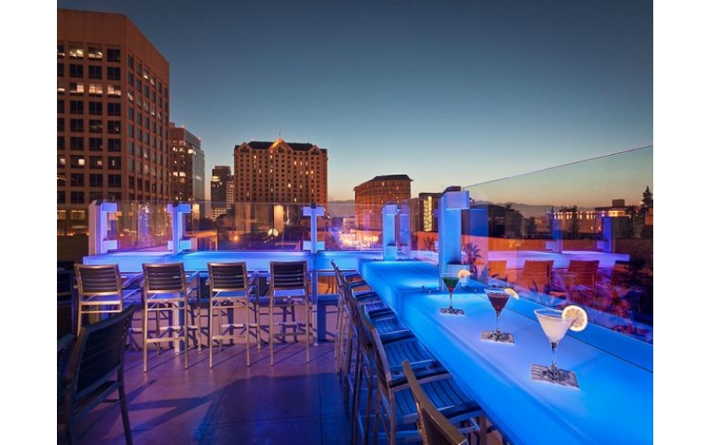 樹(shù)脂板桌面